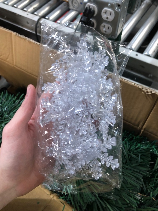 Photo 4 of * used item * 
Juegoal 6 ft Pre-Lit Optical Fiber Christmas Artificial Tree