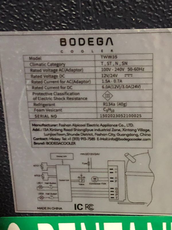 Photo 5 of ***BATTERY MISSING - POWERS ON - SEE NOTES**
BODEGACOOLER 12 Volt Car Refrigerator, RV Car Fridge Dual Zone APP Control, 37 Quart 