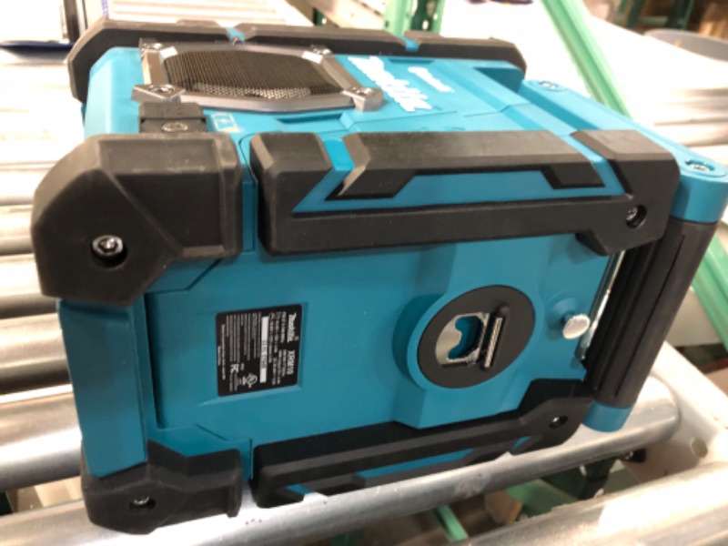 Photo 2 of **NO POWER ADAPTER** Makita XRM10 18V LXT® / 12V max CXT® Lithium-Ion Cordless Bluetooth® Job Site Charger/Radio, Tool Only Teal