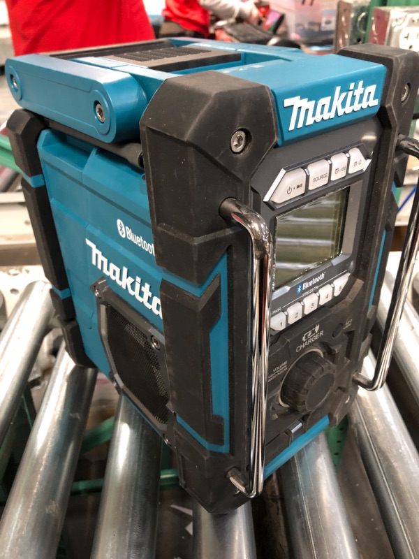 Photo 5 of **NO POWER ADAPTER** Makita XRM10 18V LXT® / 12V max CXT® Lithium-Ion Cordless Bluetooth® Job Site Charger/Radio, Tool Only Teal