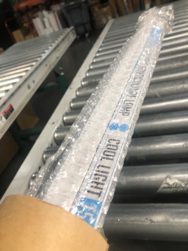 Photo 4 of **USED BUT APPEARS NEW**  VIVOSUN T5 Grow Lights 4 ft., 216W(4 X 54W), T5 Light Fixture Bulbs, 6500K HO Fluorescent Tubes, High-Output T5 Bulbs for Indoor Plants, UL Listed, 4 Bulbs, 8 ft. Power Cord, 2 Hanging Cables 4ft 4Tubes