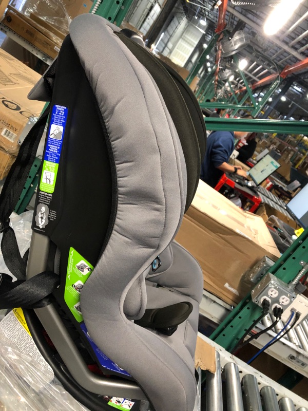 Photo 3 of ***USED - NO PACKAGING***
Britax Emblem 3-Stage Convertible Car Seat, Slate Safewash , 21x18.25x26 Inch (Pack of 1)