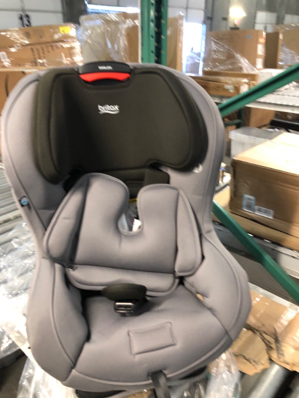 Photo 4 of ***USED - NO PACKAGING***
Britax Emblem 3-Stage Convertible Car Seat, Slate Safewash , 21x18.25x26 Inch (Pack of 1)