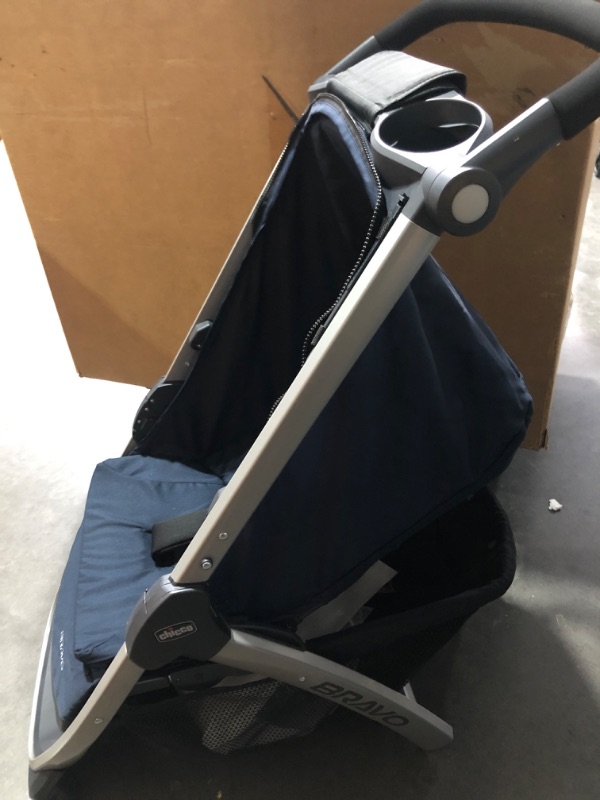 Photo 6 of Chicco Bravo Trio Travel System 