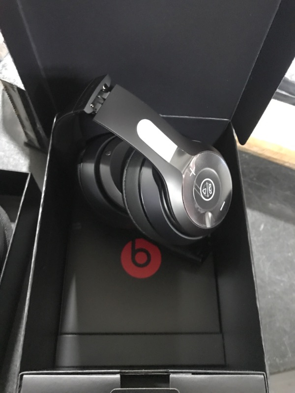 Photo 4 of Beats Solo3 Wireless On-Ear Headphones - Apple W1 Headphone Chip, Class 1 Bluetooth, 40 Hours of Listening Time, Built-in Microphone - Black (Latest Model)