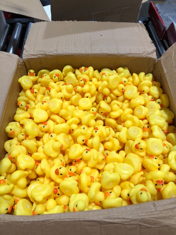 Photo 2 of Barydat 1200 Pcs Yellow Mini Resin Ducks Bulk for Pranks Hide Mini Ducks Miniature Garden Decoration Tiny Baby Shower Ducks Mini Animals Figures for DIY Craft Christmas Party Gifts Dollhouse Ornament