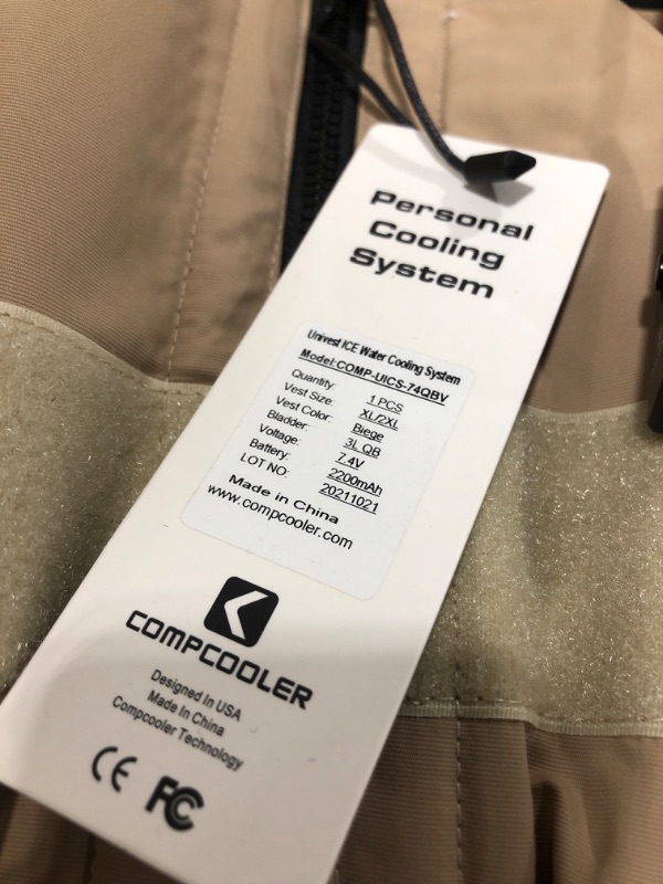 Photo 1 of CompCooler UniVest ICE Cooling System with 3L detachable Bladder - Beige

