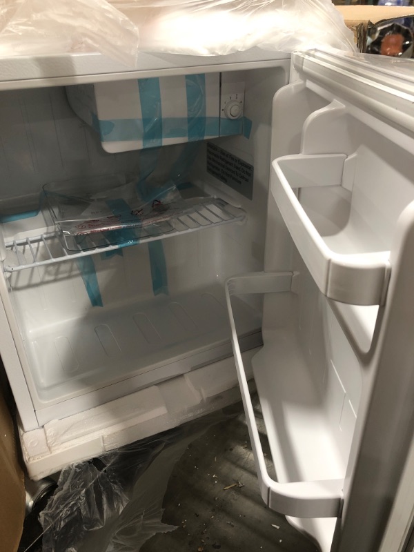 Photo 3 of Frigidaire EFR115-WHITE EFR115WHITE 1.6 CU FT Refrigerator, White WHITE Fridge