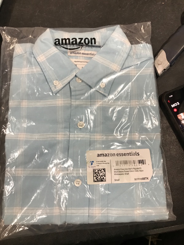 Photo 2 of Amazon Essentials Men's Regular-Fit Short-Sleeve Pocket Oxford Shirt Small Aqua Blue Windowpane