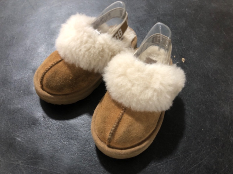 Photo 1 of Kids Uggs Size 8