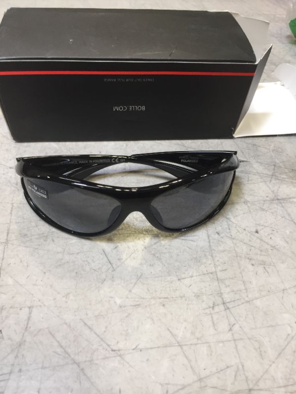 Photo 1 of black sunglasses