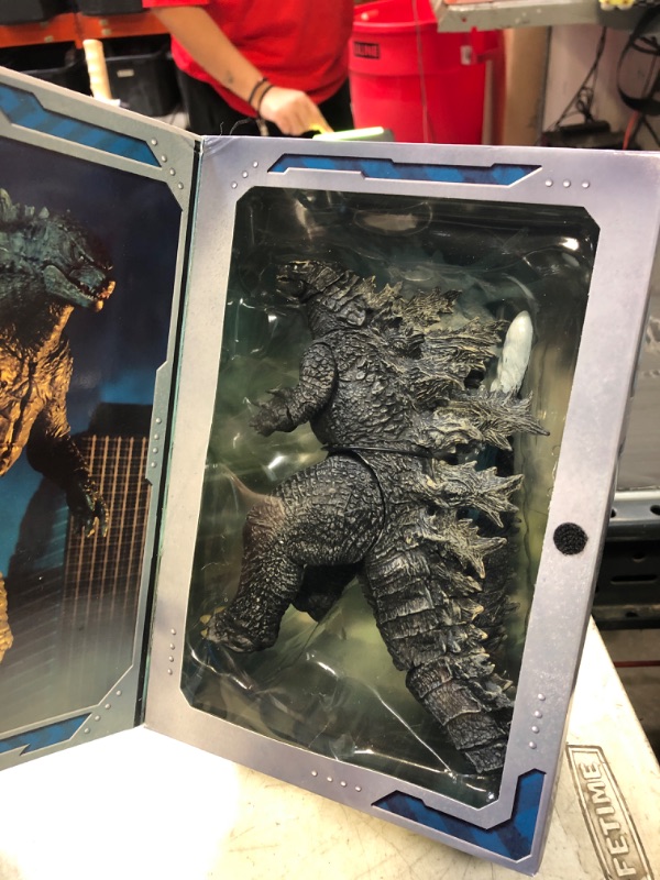 Photo 2 of NECA - Godzilla -  Head-to-Tail Action Figure – Godzilla (2019)
