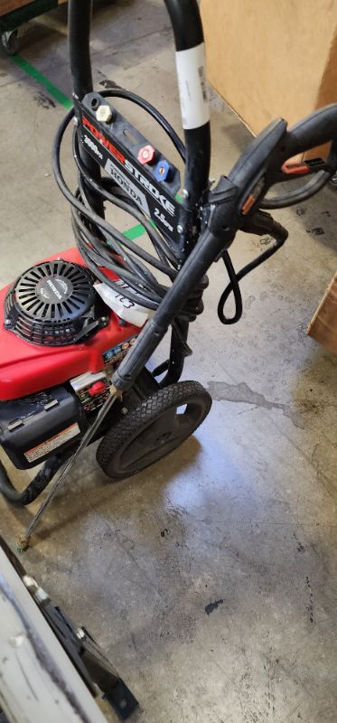 Photo 4 of 3000 PSI PRESSURE WASHER
