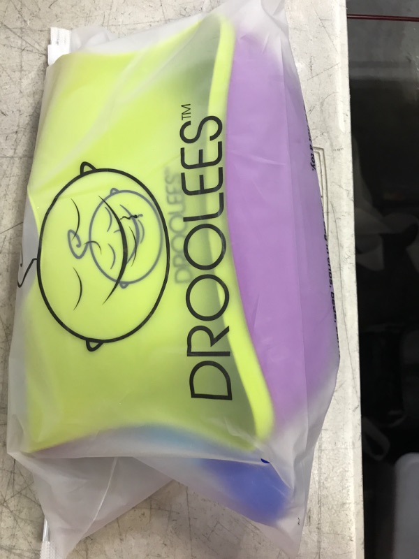 Photo 2 of Droolees Silicone Bibs X2, Size: One Size