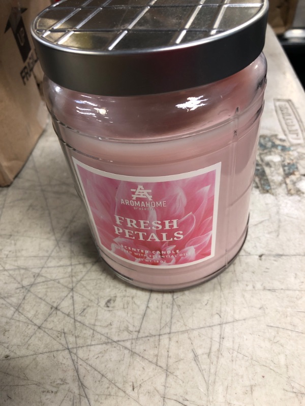 Photo 2 of 18 oz. Fresh Petals Scented Candle Jar