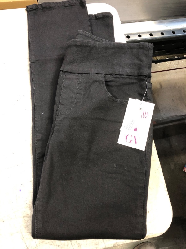 Photo 2 of Gloria Vanderbilt Women's Amanda Pull on High Rise Jean Standard 6 Petite Black Rinse