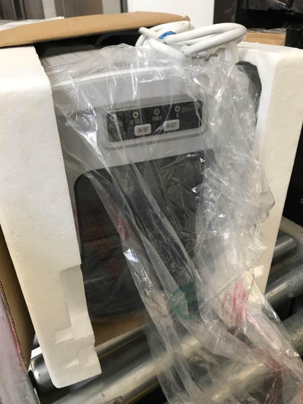 Photo 1 of FRIGIDAIRE EFIC189-Silver Compact Ice Maker, 26 lb per Day, Silver (Packaging May Vary) Silver Ice Maker