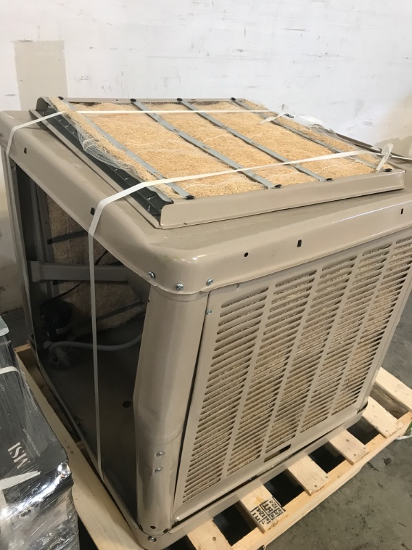 Photo 3 of 4700 CFM 2-Speed Window Evaporative Cooler
SELLING FOR PARTS