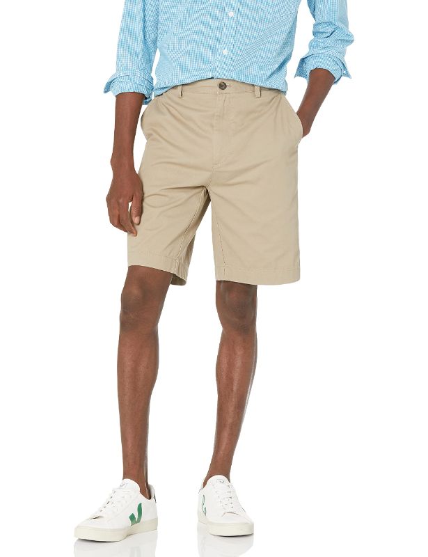 Photo 1 of AMAZON ESSENTIALS MEN'S CLASSIC-FIT 9" SHORT 34 KHAKI BROWN SMALL 
