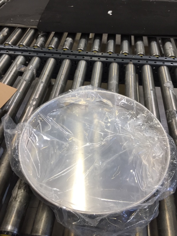 Photo 1 of 16 1/2 inch aluminum pan