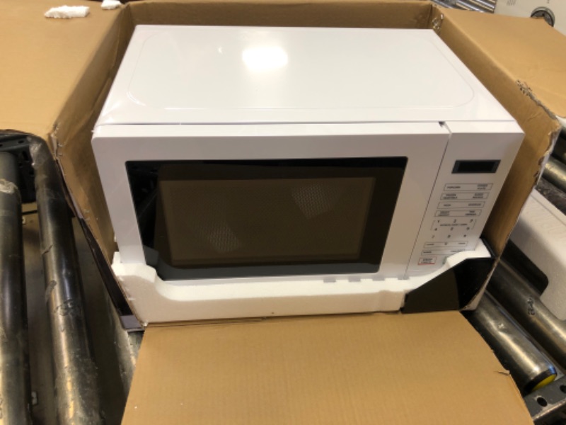 Photo 2 of 0.7 cu. ft. 700-Watt Countertop Microwave in White 