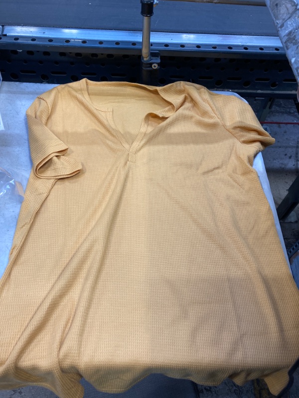 Photo 1 of 
Women's 2xl t shirt 