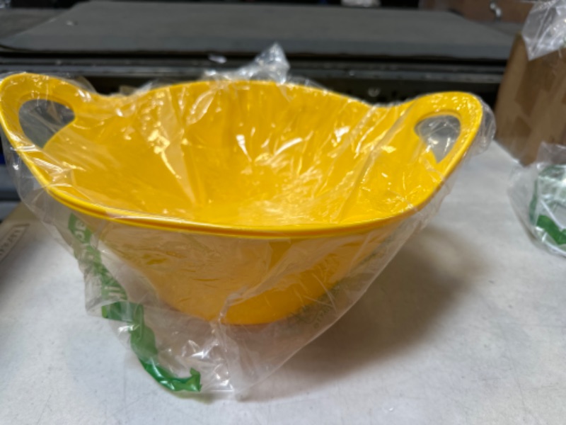 Photo 1 of 2pCS Plastic Bowls 