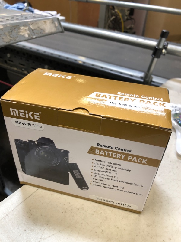 Photo 2 of Meike MK-A7R IV PRO Professional Battery Grip with 2.4G 100-Meter to Remote Control Compatible with Sony A7IV A7R IV A9II A7SIII A1 MK-A7IV Pro