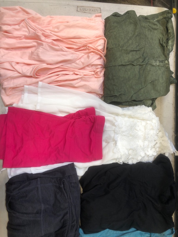 Photo 3 of MISCELLANEOUS BAG LOT - VARIOUS WOMENS CLOTHES - NEW AND USED CLOTHING - SOLD AS IS