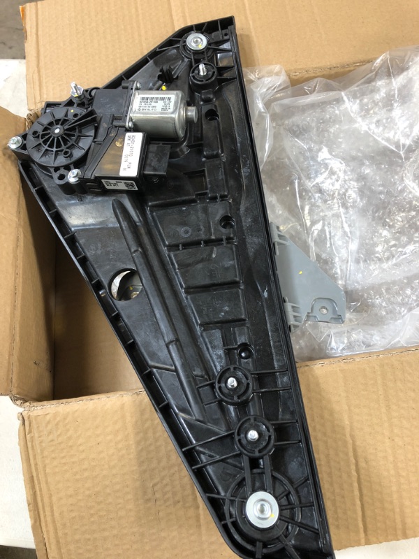 Photo 1 of 2014-2016 Hyundai Veloster Front Left Driver Door Power Window Regulator New With Motor