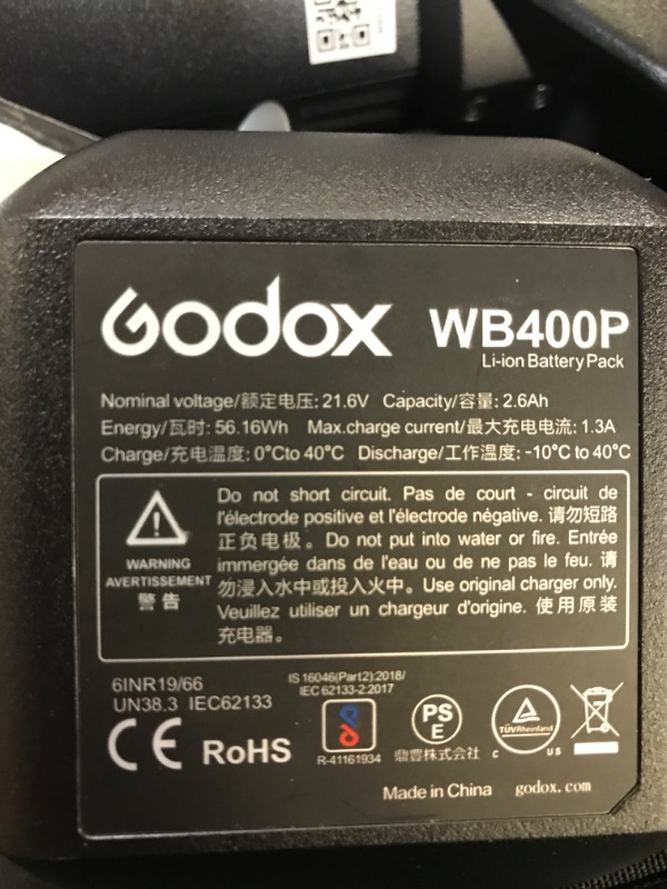 Photo 4 of Godox AD400Pro All-in-One Outdoor Flash Strobe, 400W 2.4G TTL Portable Speedlite with Rechargeable Battery and Bowens Mount and Godox Mount
