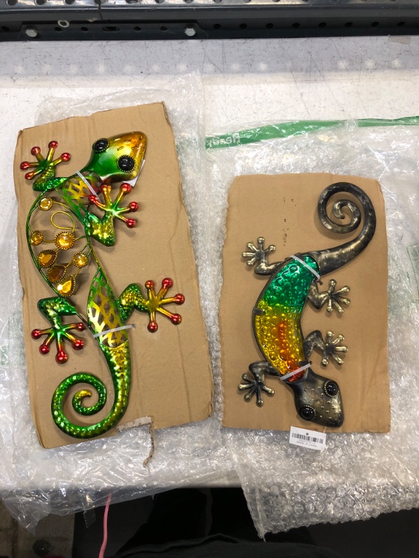 Photo 2 of Comfy Hour Colorful Lizard Design Metal Art Gecko Wall Decor in Set of 2 Yellow Green & Brown Green