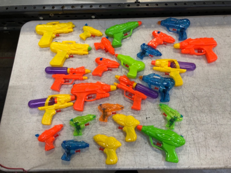 Photo 1 of 25 Pack Toy Water Guns Various Shapes, Sizes and Colors 