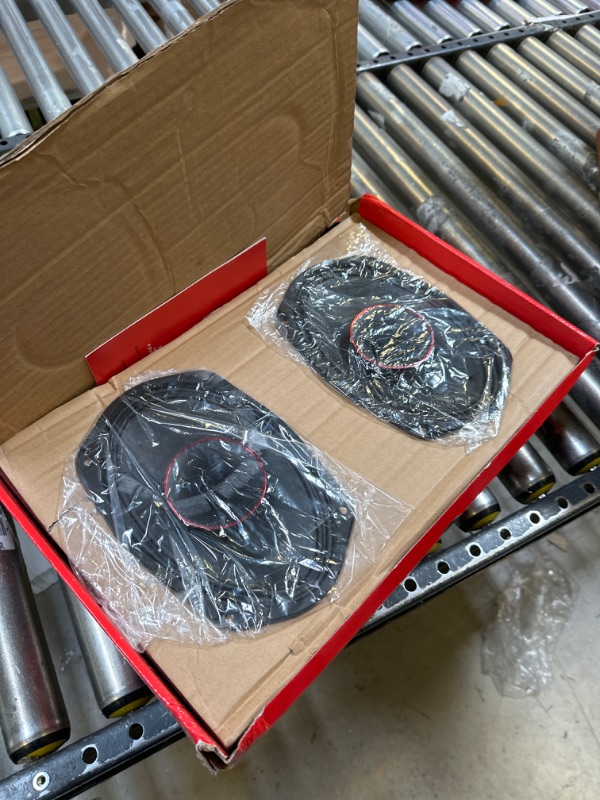 Photo 1 of CERWIN Vega 6? x 9? 320W MAX / 160W RMS Full-Range Co-Ax Horn Speaker