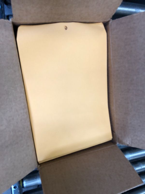 Photo 2 of Amazon Basics 10 x 13-Inch Clasp Kraft Envelopes, Gummed, 100-Pack 10" x 13"