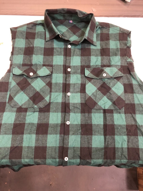 Photo 2 of Alimens & Gentle Men's Sleeveless Flannel Plaid Shirts Casual Button Down Shirt Green&black XX-Large