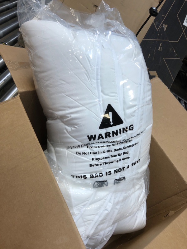 Photo 1 of white comforter 