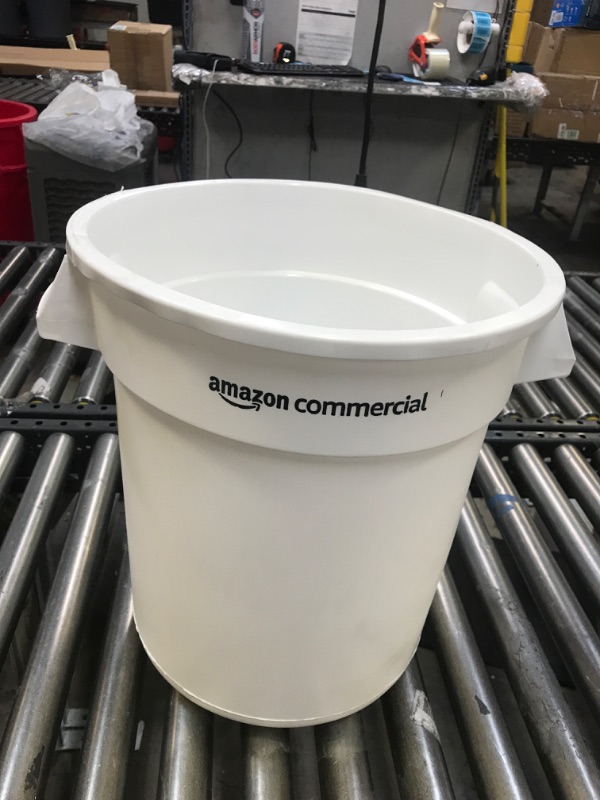 Photo 2 of AmazonCommercial 10 Gallon Heavy Duty Round Trash/Garbage Can, White, 1-pack