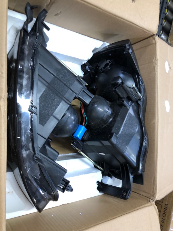 Photo 1 of 2003-2005 DODGE RAM HEADLIGHT 1500 USED 
