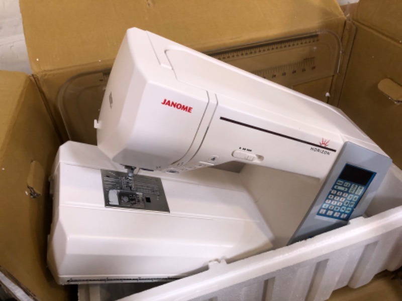 Photo 1 of Janome Memory Craft Horizon 8200QCP Special Edition [Dimensions	: 12.25"D x 19.5"W x 9.5"H] 30 Pounds
