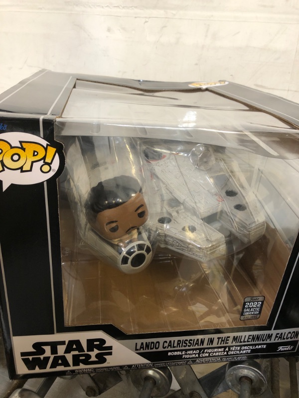 Photo 2 of Funko Pop! Ride Super Deluxe: Star Wars - Lando Calrissian in The Millenium Falcon (Shared Galactic Convention, Amazon Exclusive), Multicolor