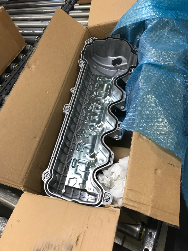 Photo 1 of Dorman 264-908 Passenger Side Engine Valve Cover Compatible with Select Ford / Lincoln / Mercury Models