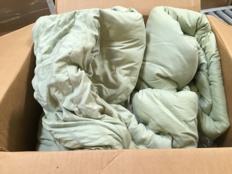 Photo 2 of YOZEN Sage Green King Seersucker Comforter Set (104x90 inch), 3 Pieces Textured Comforter with 2 Pillowcases, Soft Lightweight Microfiber Down Alternative Bedding Set for All Season Sage Green King (104"x90")