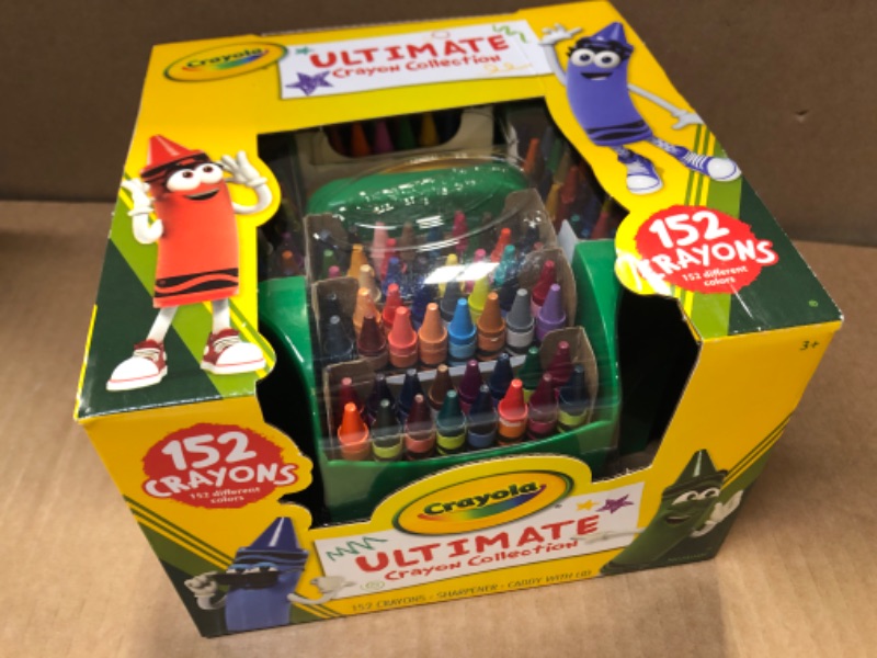 Photo 2 of Crayola Ultimate Crayon Collection, 152 count