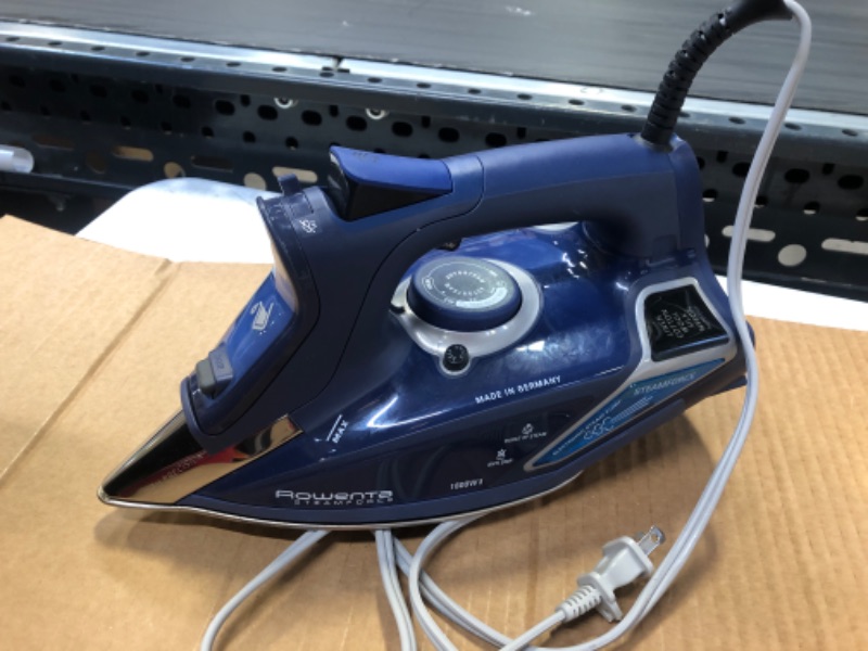 Photo 3 of  Steam Iron - Blue
