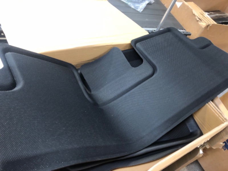 Photo 2 of 3pcs Car Floor Mats  ---(unknown model)