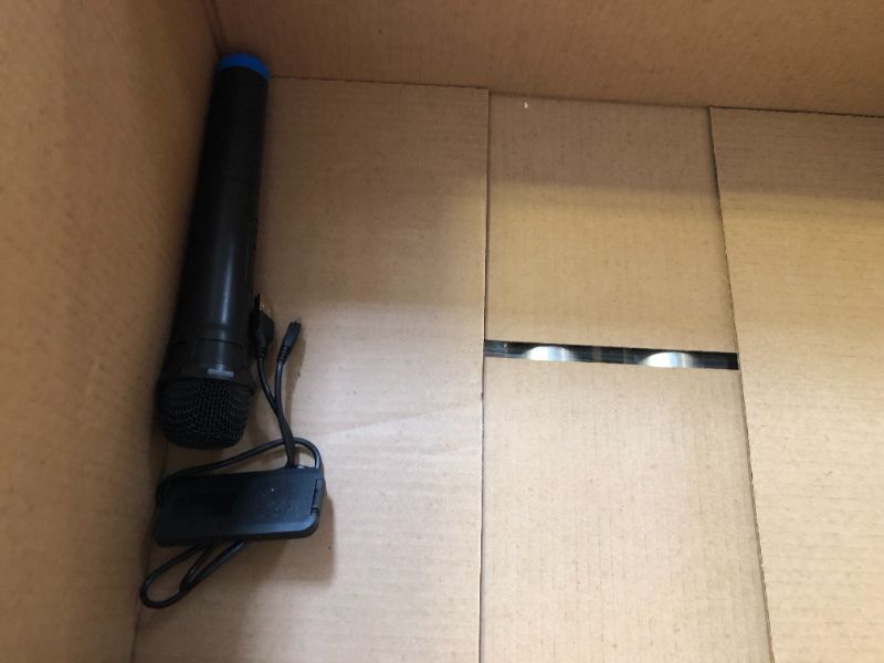 Photo 1 of vegue speaker with microphone
