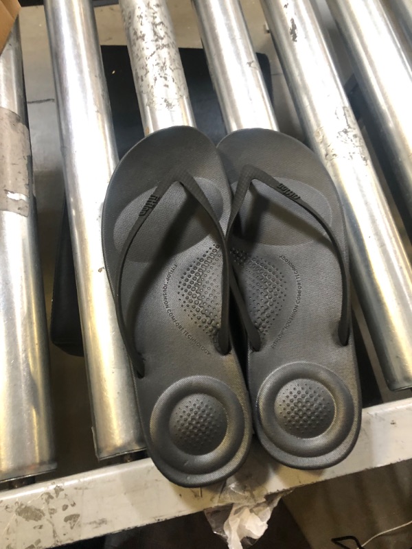 Photo 4 of FitFlop Women's iQushion Flip Flop Size 9 All Black