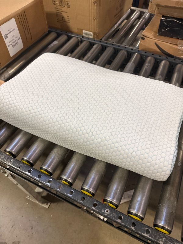 Photo 1 of 23in Memory Foam Pillow - used clean before using 