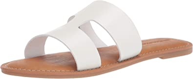 Photo 1 of Amazon Essentials Women's Flat Banded Sandal 5.5
